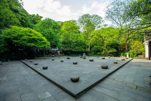 來冷門的瑪瑙寺，賞台灣工藝歷史