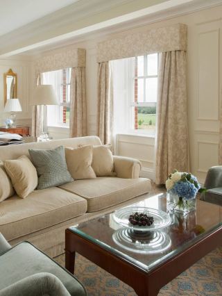 🏰✨ Hampshire Hideaway: Luxe Countryside Retreat 🍃