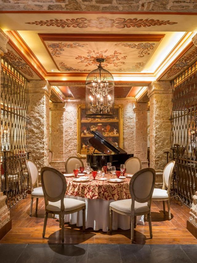 🌟 Guadalajara's Luxe Retreat: Quinta Real! 🏨✨