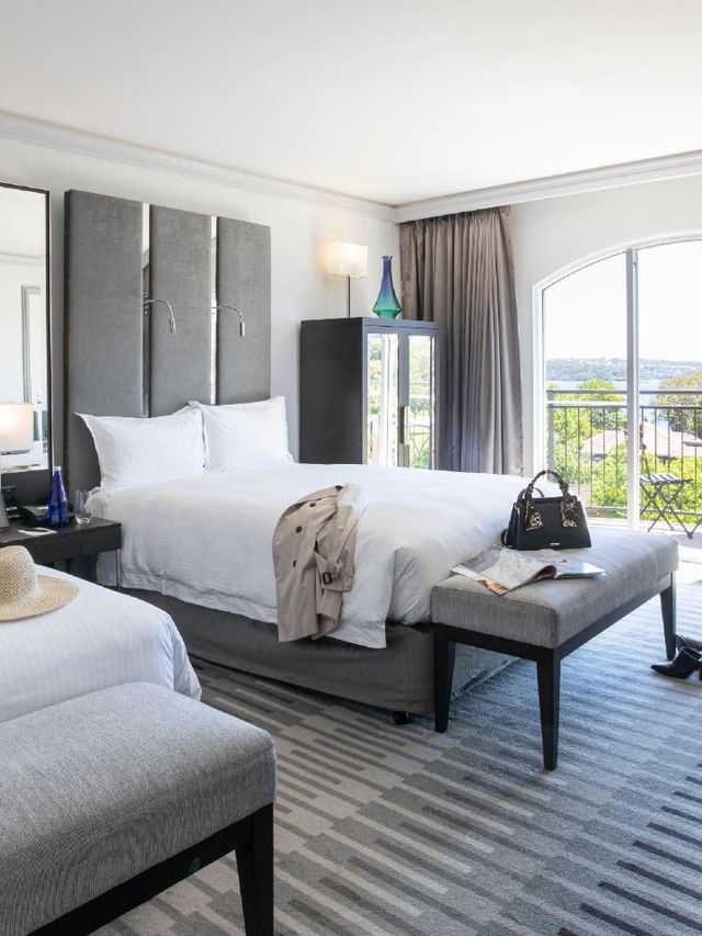 🌟 Sydney Stays: Top-Notch Comfort at InterContinental 🛎️