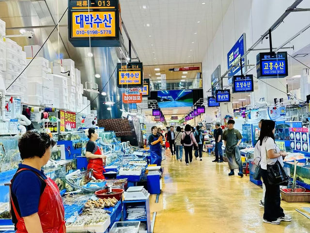 Noryangjin Fisheries Wholesale Market 🐟🍤🍣🇰🇷
