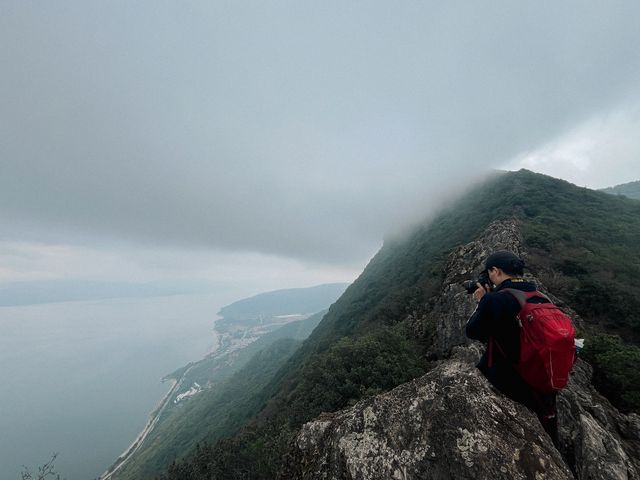 玉溪徒步·雲霧裡的麒麟山。