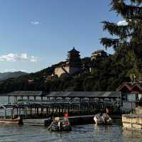Enjoying the fresh Autumn air at The Summer Palace 🏯
