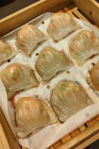 昆明人均一百多元就能吃到扶牆走的五星級酒店。