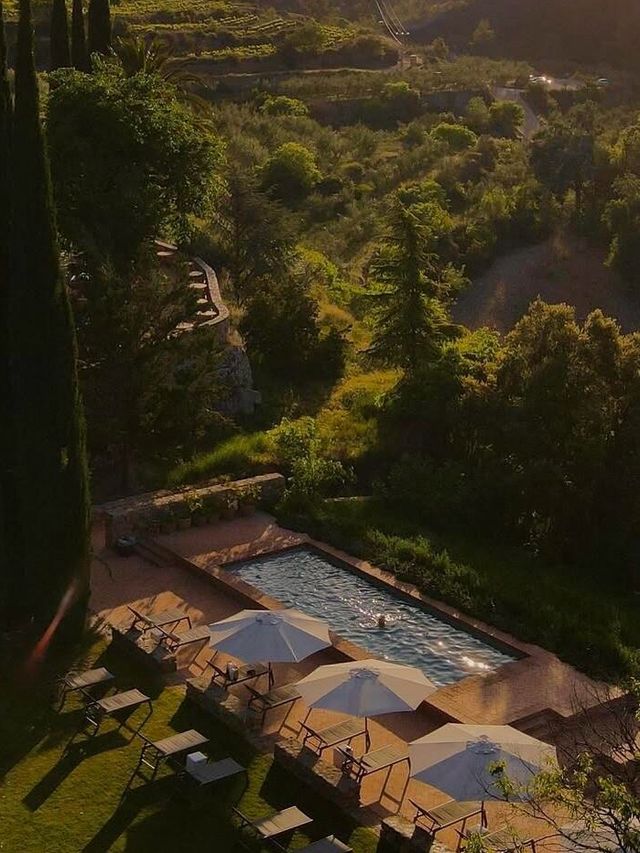 誤入西班牙的葡萄莊園 睡進千年修道院