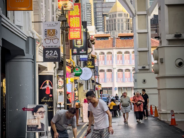 Photographing Chinatown in Singapore!