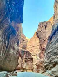 Exploring the Magnificent Treasury of Petra 🏺✨
