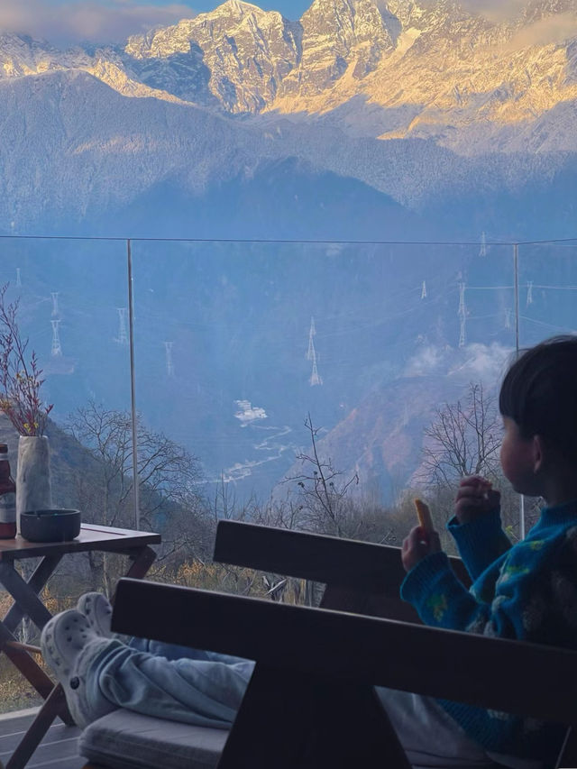 成都周邊!有個躺看雪山的避世村落,令人流連忘返 成都周邊!有個躺看雪山的避世村落,令人流連忘返