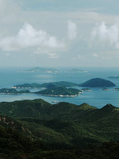  《大嶼山探索全攻略：山海祕徑與交通指南》   