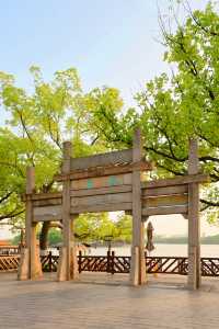 橘色浪漫湖畔，湖邊落日美到失語
