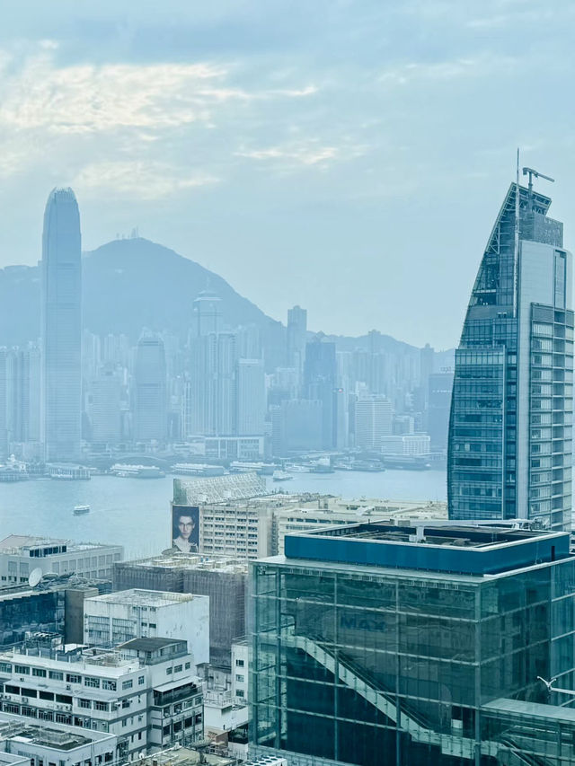 維港晨昏，盡收眼底：香港尖沙咀凱悅酒店