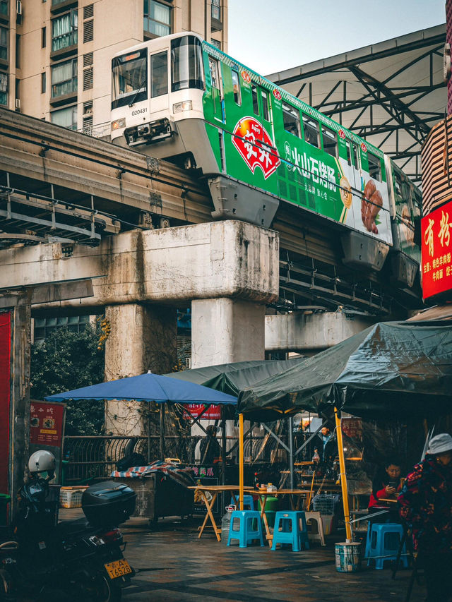 Conquer These 1️⃣8️⃣ Iconic Shots to Truly Say You’ve Seen Chongqing! ✈️