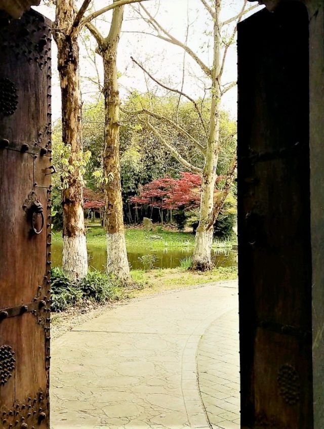The Whispering Walls: Yuelu Academy's Millennia of Wisdom