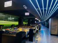 🏌️‍♂️高級到不像真的高爾夫練習場｜冷氣＋試打桿＋測距儀全都有