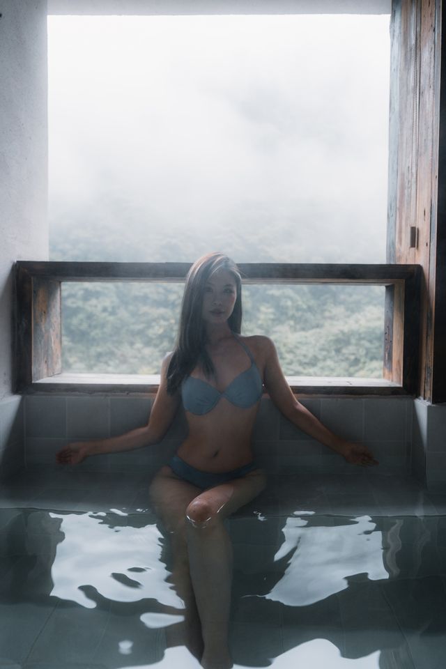 秋日 雨天 山林 私湯