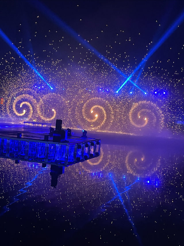 世界公園奇妙夜，看絢爛打鐵花