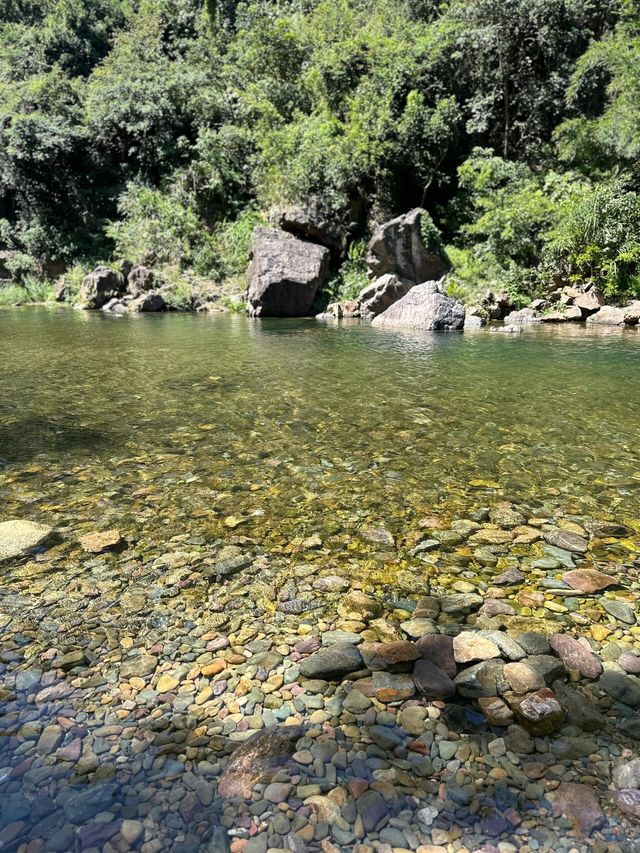 韶關必背瑤寨｜碧水青山映瑤寨 長鼓舞韻醉遊人