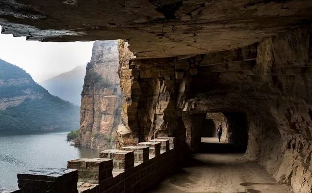藏在太行山裡的「川西寨子」!600年石頭迷宮村,紅葉+古建 藏在太行山裡的「川西寨子」!600年石頭迷宮村,紅葉+古建