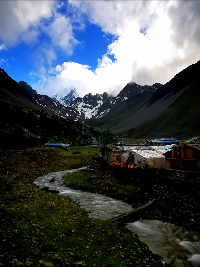 秋冬梅里雪山徒步全攻略日照金山+徒步安全指南