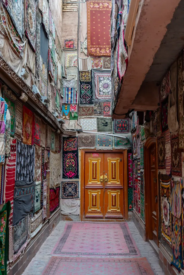 闖進了一千零一夜的夢境裡