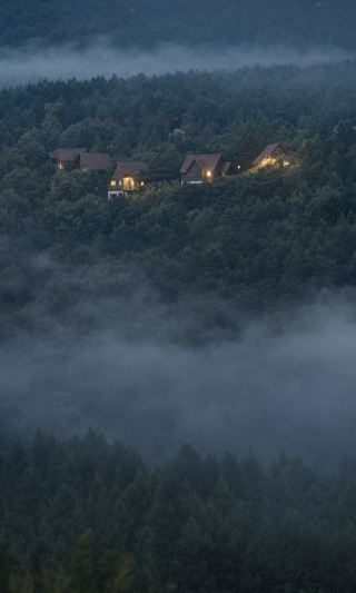 Beijing Surroundings | Forest getaway cabins, sleep amidst mountain clouds and mist