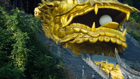 Saya melakukan perjalanan khusus ke Kuil Jinlong di Luzhou hanya untuk 18 foto ini. — traveler post in Luzhou