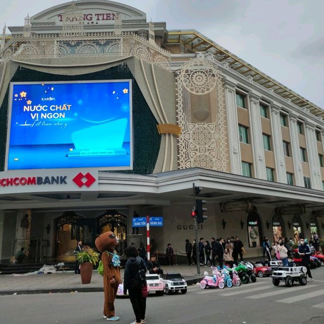 🇻🇳ベトナム ハノイ "チャンティエンプラザ界隈" 高級ショッピングエリア、ハノイの銀座!?