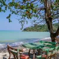 ร้านลับๆ ริมทะเล ที่คนภูเก็ตรู้จักกันดี 