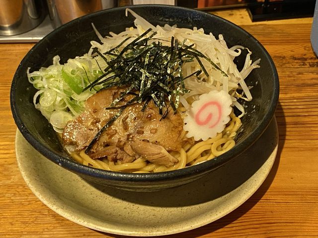東京・高田馬場。100円ガチャガチャで運試し『らあ麺やったる！高田馬場本店』