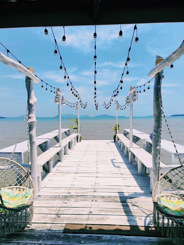 ร้านอาหารปิ่นโต เกาะลันตา จังหวัดกระบี่