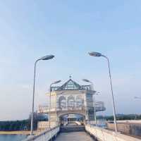 วิวอลังกาลที่สะพานสารสิน