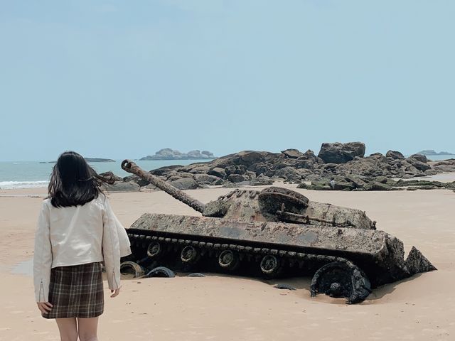 被時光遺落在海灘裡的歐厝戰車