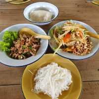อาหารอีสาน บรรยากาศบ้านสวน..ส้มตำบ้านสวนแก้ว..