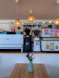 คาเฟ่ลับสัตหีบ Curve Beach Cafe หาดนางรำ