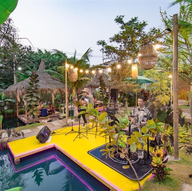 ไอดินกลิ่นน้ำ คาเฟ่ร่องสวนพัทยา