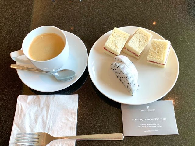 ベトナム　ベトナム観光　JW Marriott Hotel Hanoiで最高のafternoon teaを！