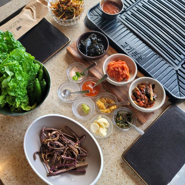 협재 바다를 보며 먹는 흑돼지구이 협재고기부엌🐷