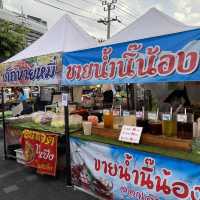 ชิม ช๊อป ชิลล์ ที่ตลาดนัดหน้าเดอะสตรีท