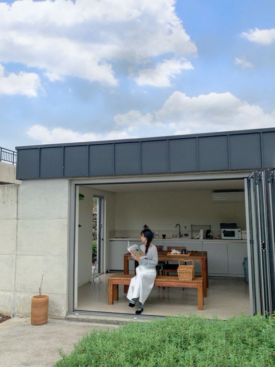 돌담으로 둘러쌓인 프라이빗 애월숙소🏠