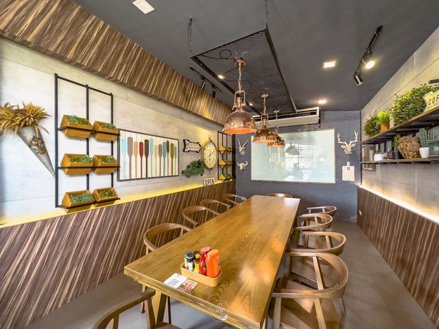  คาเฟ่สไตล์กระท่อมคันทรี อยู่ในปั้มน้ำมัน Shell