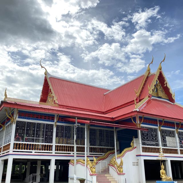 วัดพลายชุมพล