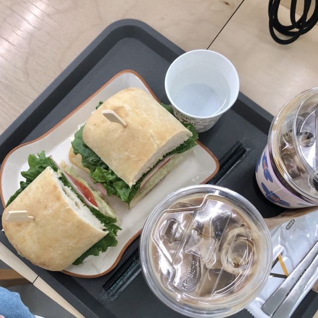전시회갤러리가 있는 카페 아르디움]