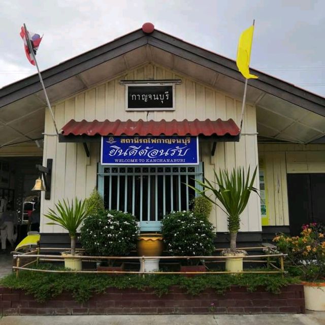 นั่งรถไฟเที่ยวน้ำตกไทรโยคน้อย