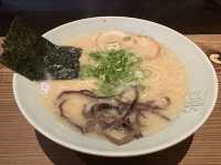 福岡・名島。『博多 濃麻呂 名島橋店』のとんこつラーメン。