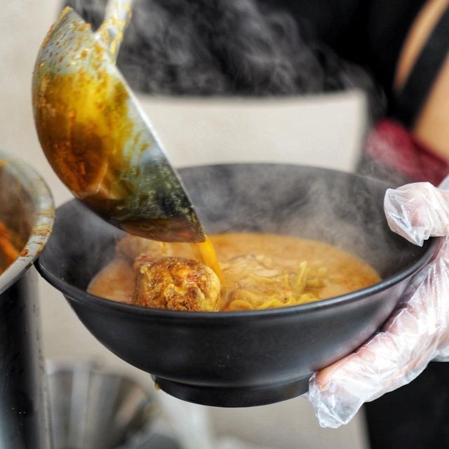 ข้าวซอย เปิง-สามกอง