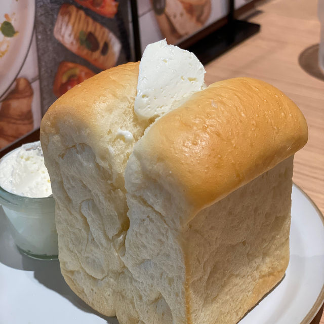梅田美食🍝MAISON ICHI PLUS 咖啡廳，🈶️縮小版尺寸的迷你生吐司🍞