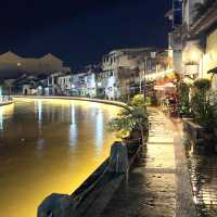 Night stroll along Malacca River