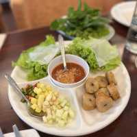 Hot Shoppe ร้านอร่อยและเก่าแก่ย่านสุขุมวิท 