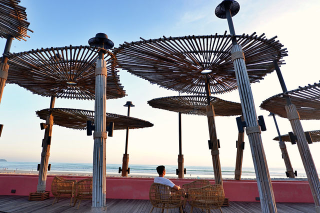 Apsara Beachfront Resort & Villa