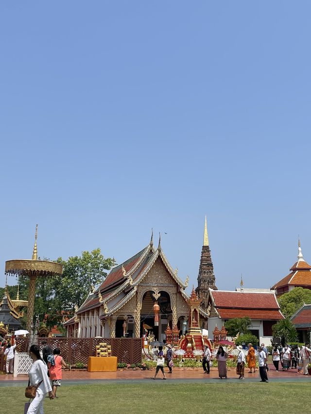 วันนี้เราจะพาไปเที่ยววัดกัน 
